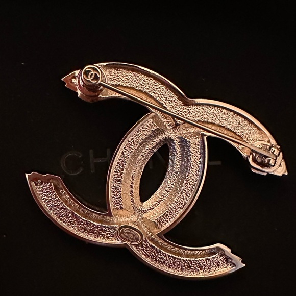 CHANEL Brooch - Picture 4 of 4